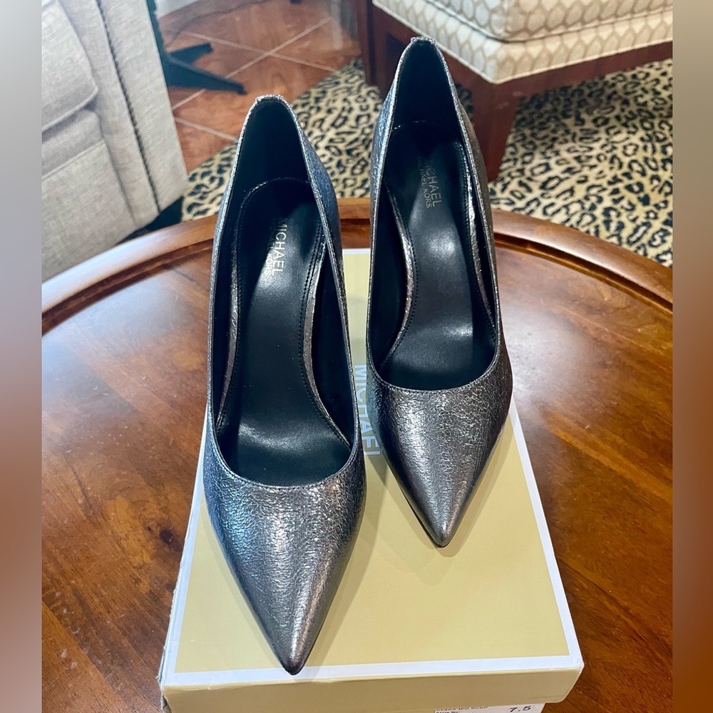 Michael Kors Clara Heels - Picture 3 of 7